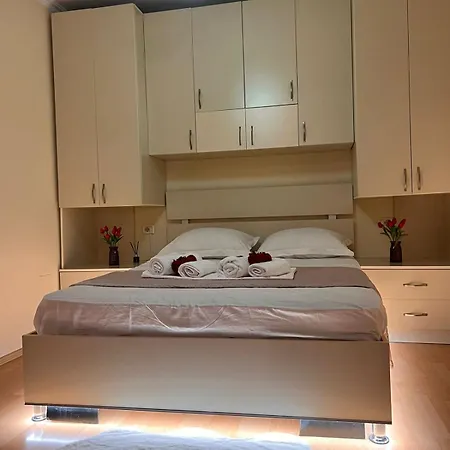 Comfort Center Apartment Tirana
